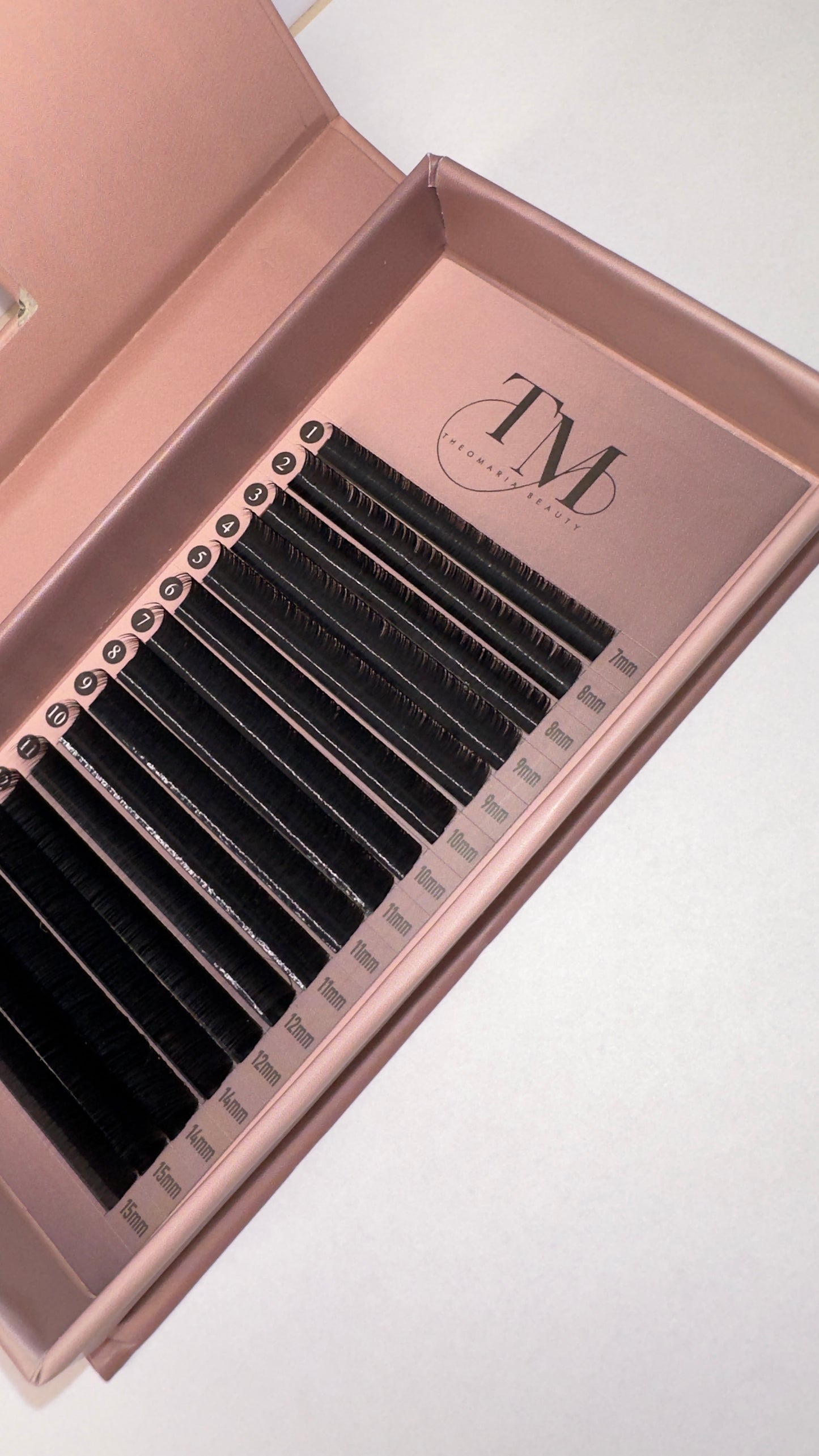 Volume Lashes Mixed Lengths